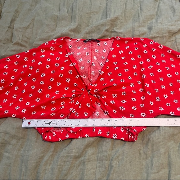 Zara Top Red floral tie front Cropped balloon‎ sleeves Size Large Linen blend - Picture 7 of 8